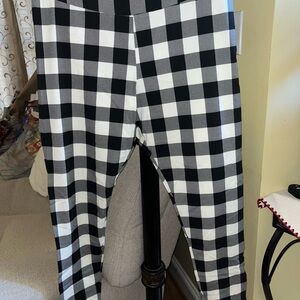 Time and Tru Black and White Plaid Leggings